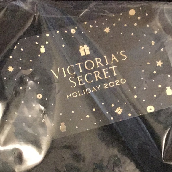 Victoria’s Secret signature stripe reversible hat - Picture 2 of 4